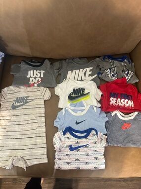 Nike Kids Short Sleeve Tee & Bodysuit Bundle - Gray, White, Blue, Red